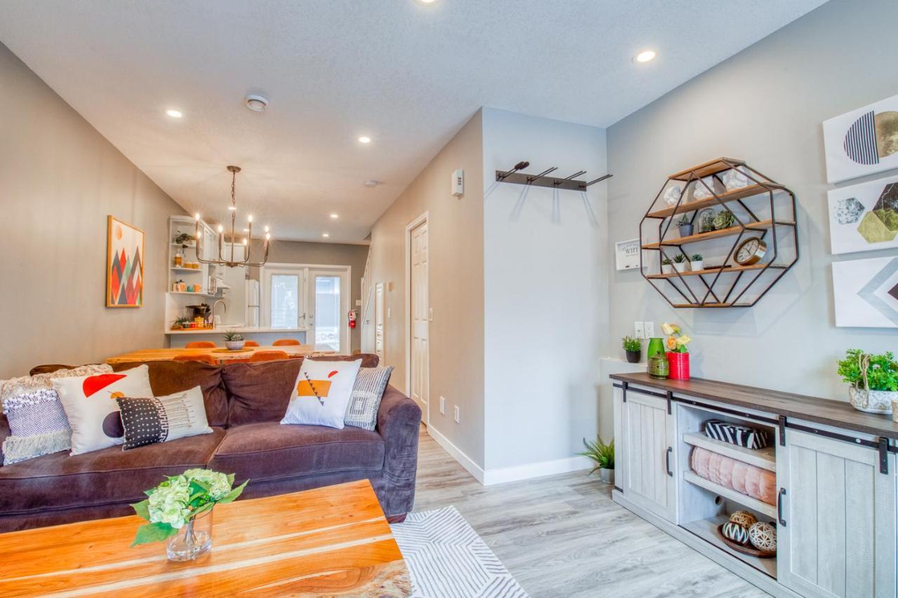 Beautiful Newly Reno 2Bdm 2 Bth Sleep Up To 6 Adults & Kids Mountain View Townhouse Suite Canmore Exteriör bild