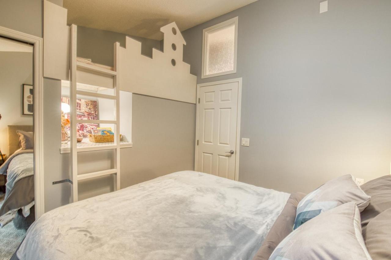 Beautiful Newly Reno 2Bdm 2 Bth Sleep Up To 6 Adults & Kids Mountain View Townhouse Suite Canmore Exteriör bild