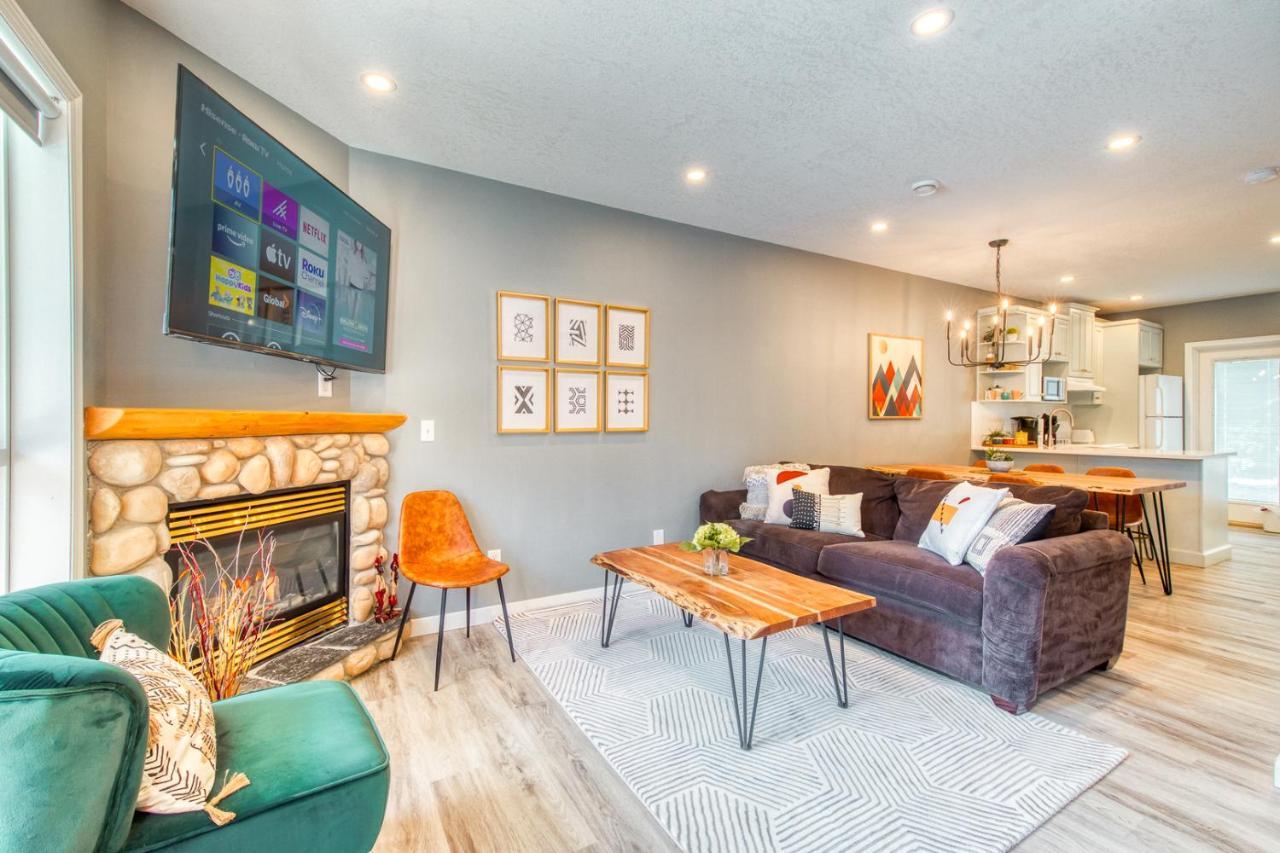 Beautiful Newly Reno 2Bdm 2 Bth Sleep Up To 6 Adults & Kids Mountain View Townhouse Suite Canmore Exteriör bild