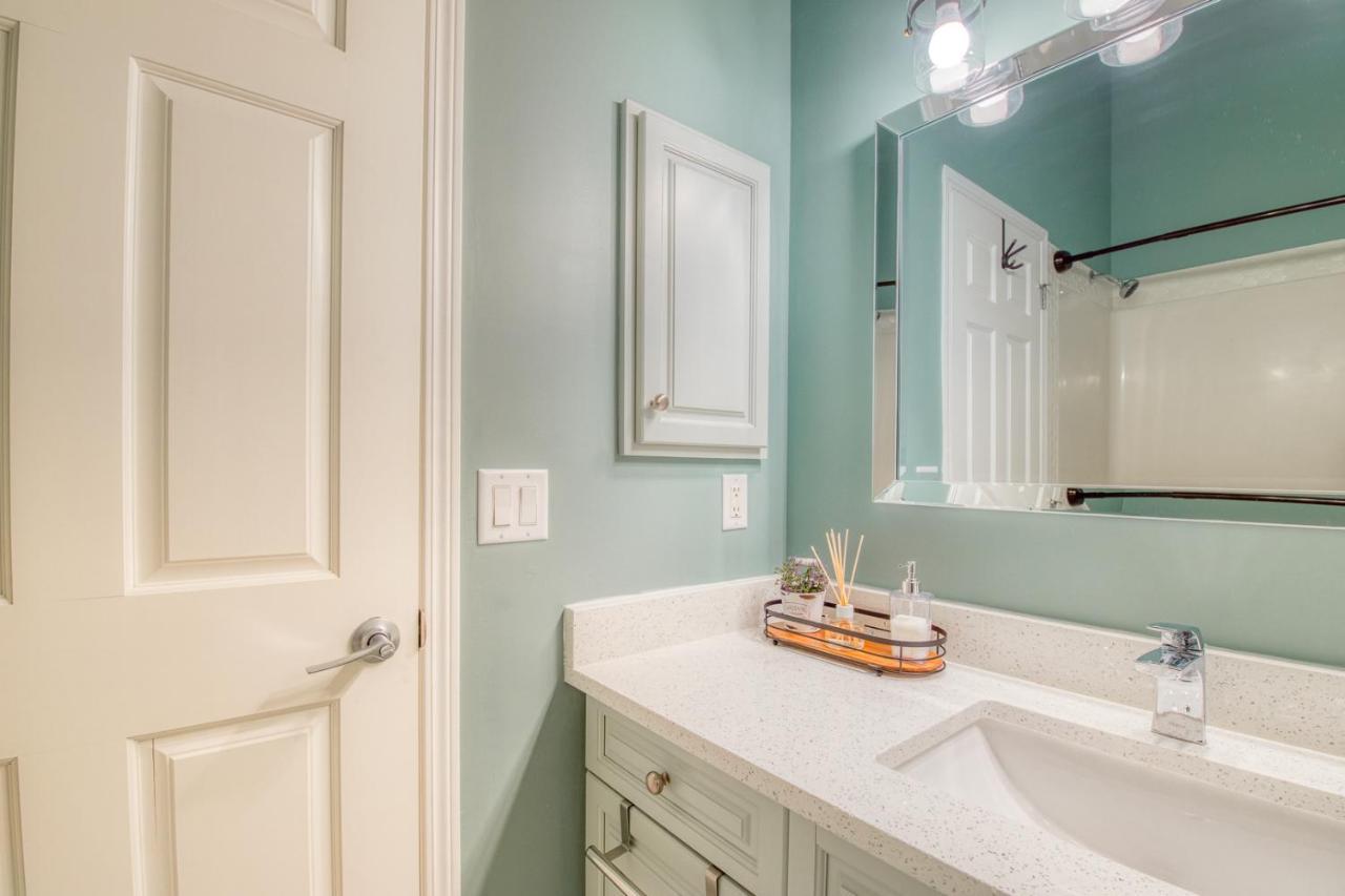 Beautiful Newly Reno 2Bdm 2 Bth Sleep Up To 6 Adults & Kids Mountain View Townhouse Suite Canmore Exteriör bild