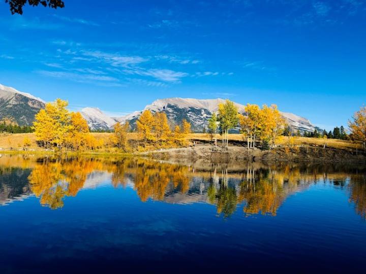 Beautiful Newly Reno 2Bdm 2 Bth Sleep Up To 6 Adults & Kids Mountain View Townhouse Suite Canmore Exteriör bild